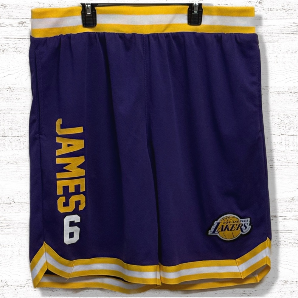 LA Lakers Lebron James Men’s Purple & Gold Athletic Shorts Size XL